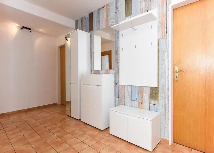 Fuer Bis Zu 3 Personen In *