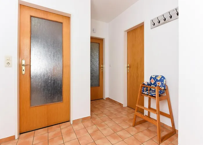 Fuer Bis Zu 3 Personen In * 贝塞尔